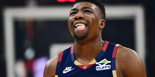 哈登：拖布总是准备充分 他不上场的时候还会做额外的体能训练