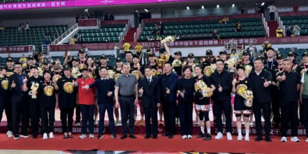 MK体育官网-四川女篮74-65山西女篮4年3夺WCBA总冠军，李缘当选FMVP