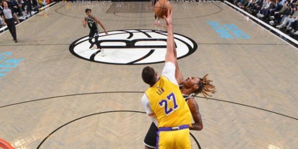 MK体育官网-4战0分！湖人捡漏反踩坑：为他裁伍德，内线危机加剧